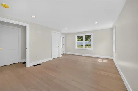 61 Applegate Road Cranston RI 02920