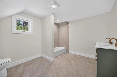 61 Applegate Road Cranston RI 02920