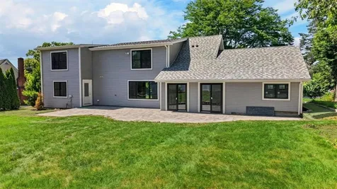 61 Applegate Road Cranston RI 02920