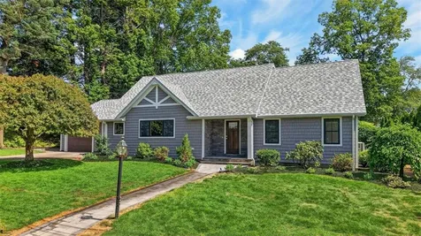 61 Applegate Road Cranston RI 02920