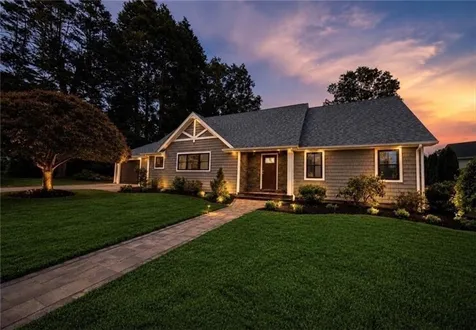 61 Applegate Road Cranston RI 02920