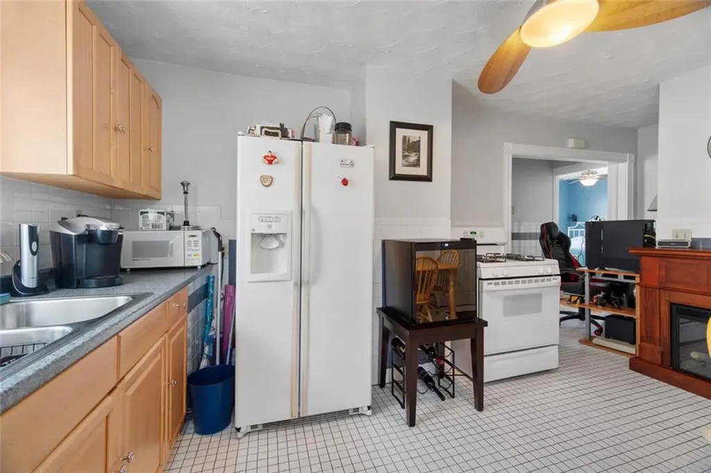 160 Richard Street Cranston RI 02910