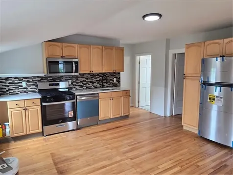 93 Bay View Avenue Bristol RI 02809