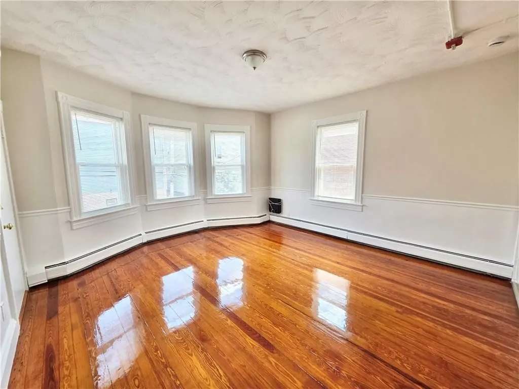524 Charles Street Providence RI 02904