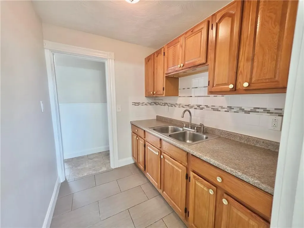 524 Charles Street Providence RI 02904