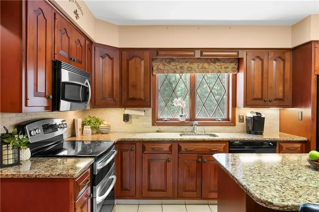 191 Fairway Drive Seekonk MA 02771