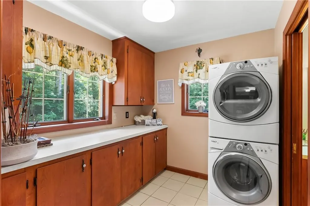 191 Fairway Drive Seekonk MA 02771
