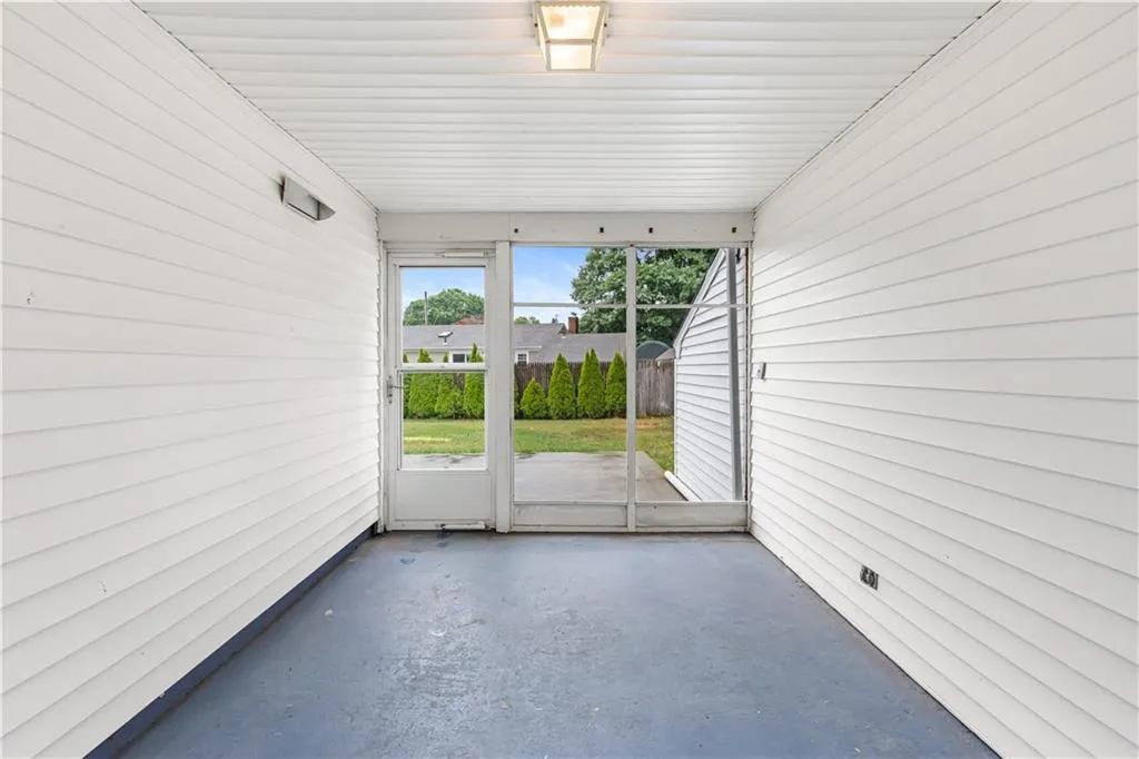 14 Primrose Drive East Providence RI 02915