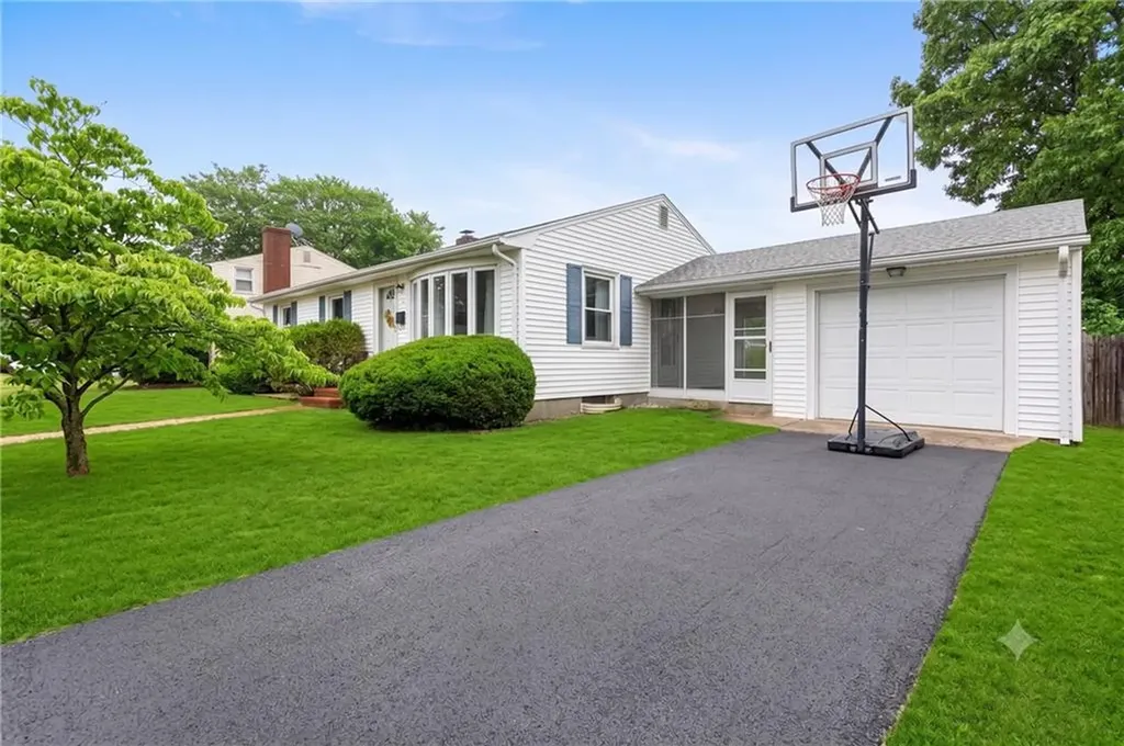 14 Primrose Drive East Providence RI 02915