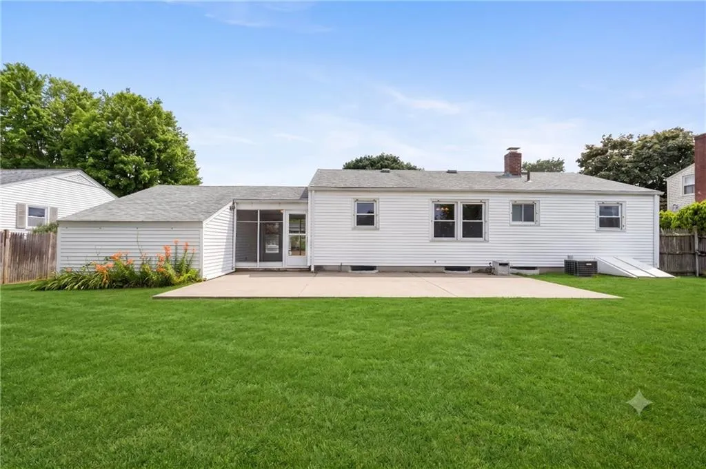 14 Primrose Drive East Providence RI 02915