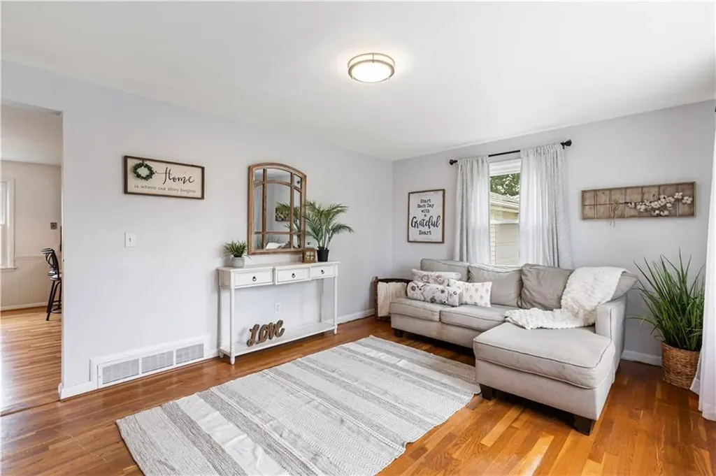 14 Primrose Drive East Providence RI 02915