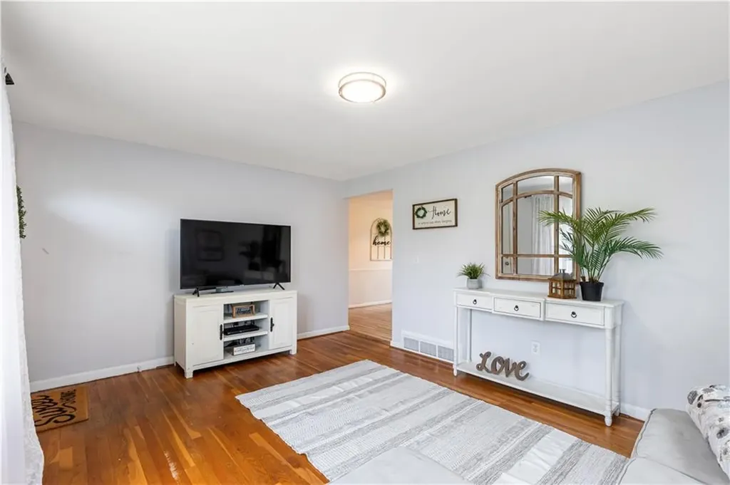 14 Primrose Drive East Providence RI 02915