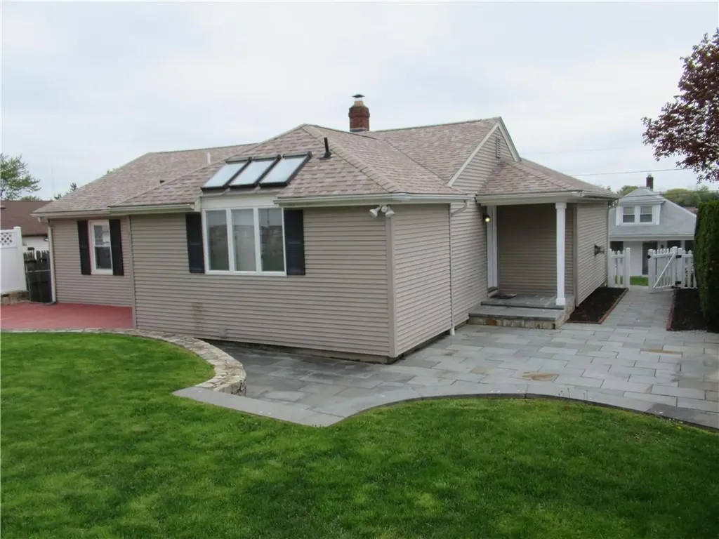 189 Curry Road Cranston RI 02920