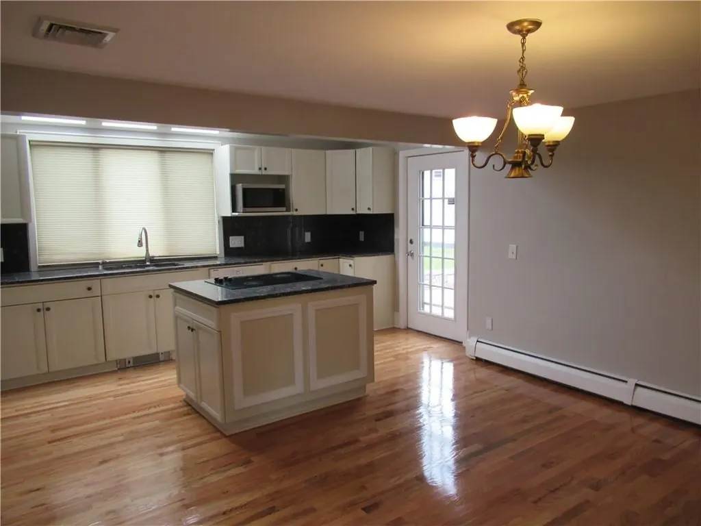 189 Curry Road Cranston RI 02920