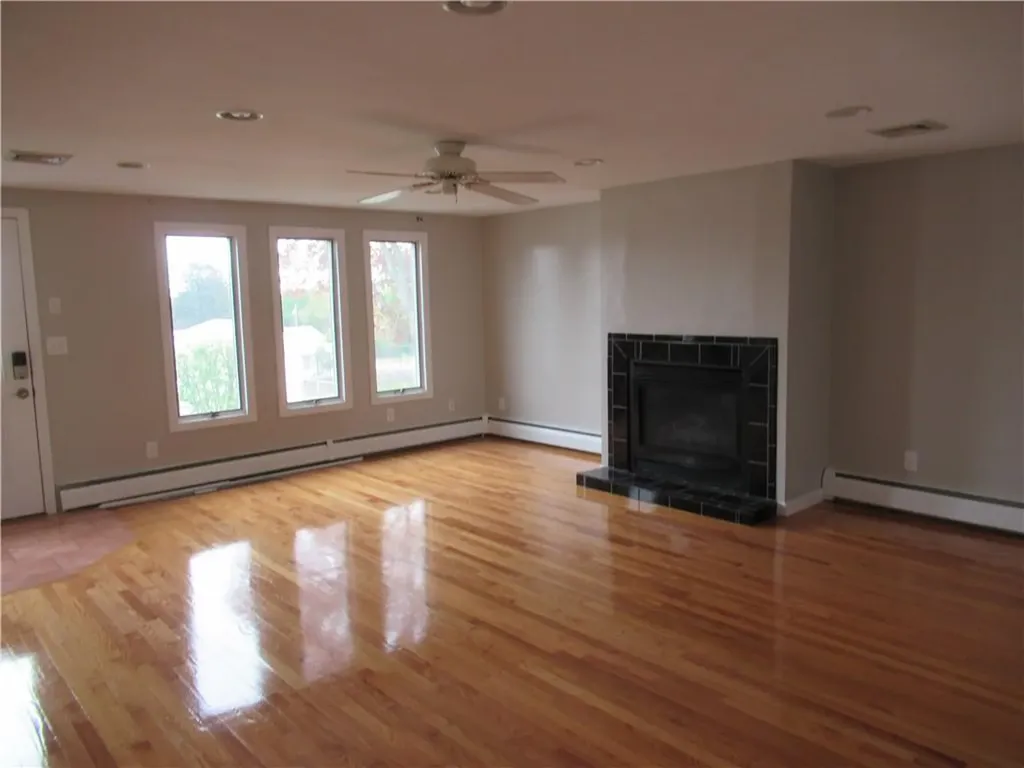 189 Curry Road Cranston RI 02920