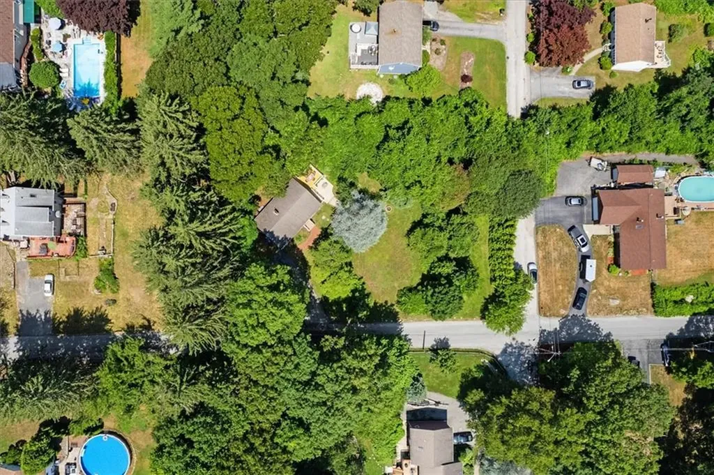 7 Boulder Drive Johnston RI 02919