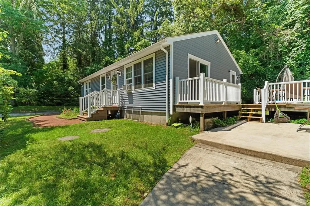 7 Boulder Drive Johnston RI 02919