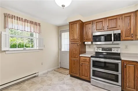83 Stoney Hollow Road Tiverton RI 02878