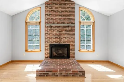 83 Stoney Hollow Road Tiverton RI 02878