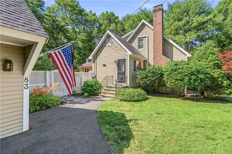 83 Stoney Hollow Road Tiverton RI 02878