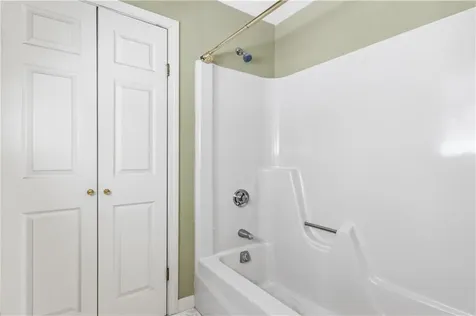 83 Stoney Hollow Road Tiverton RI 02878