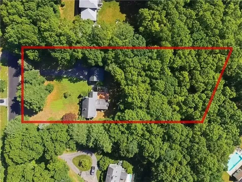 83 Stoney Hollow Road Tiverton RI 02878