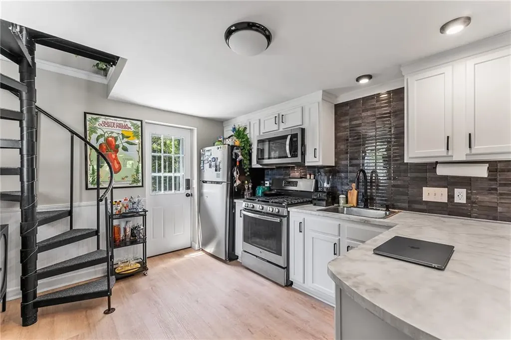 11 Saint Claire Avenue Warwick RI 02889