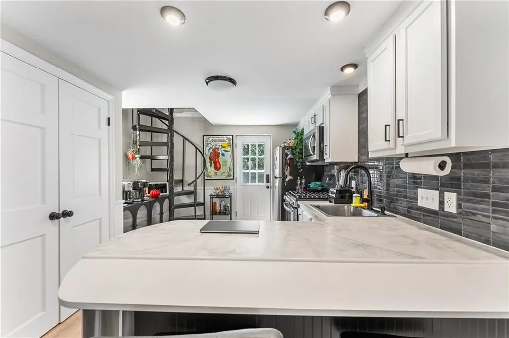 11 Saint Claire Avenue Warwick RI 02889