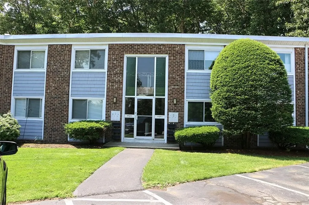 494 Putnam Pike Smithfield RI 02828