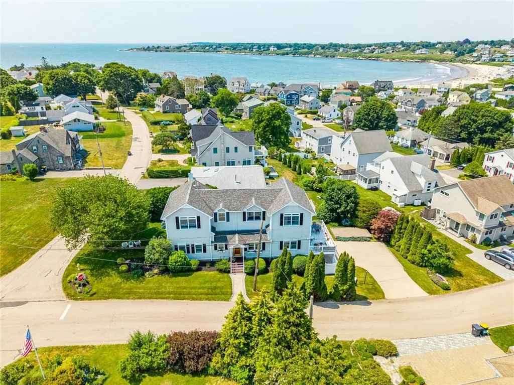 33 Withington Road Narragansett RI 02882