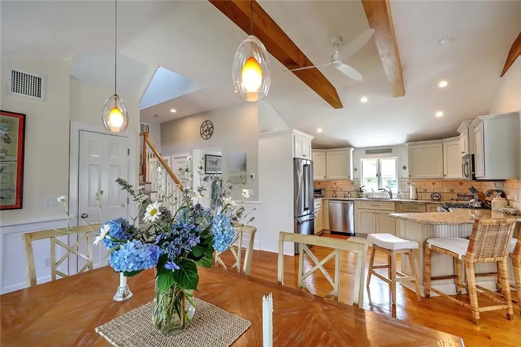 33 Withington Road Narragansett RI 02882