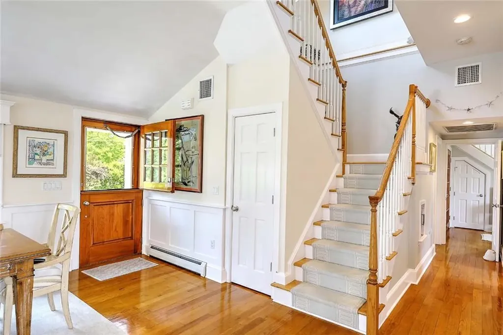 33 Withington Road Narragansett RI 02882