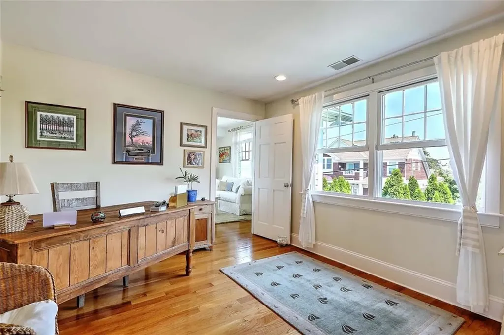 33 Withington Road Narragansett RI 02882