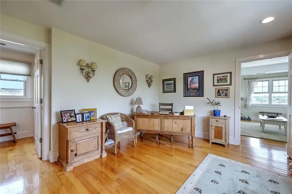 33 Withington Road Narragansett RI 02882