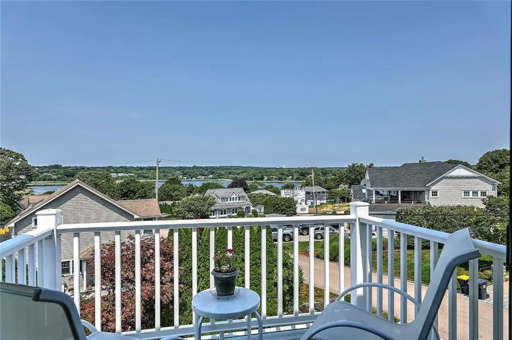 33 Withington Road Narragansett RI 02882