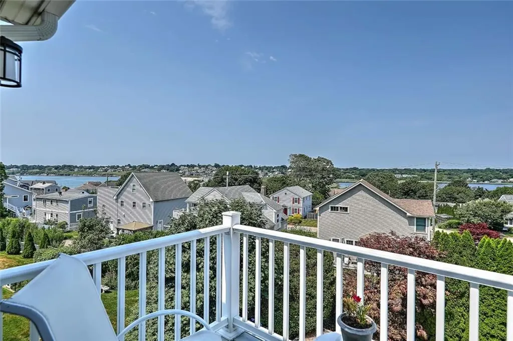 33 Withington Road Narragansett RI 02882