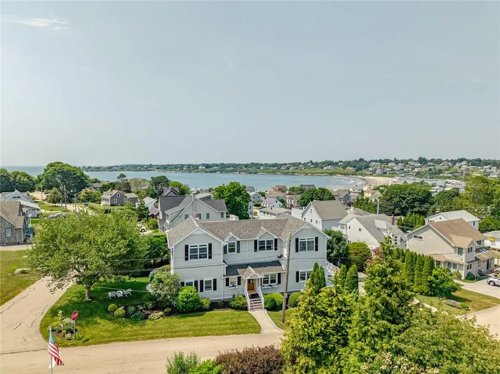 33 Withington Road Narragansett RI 02882