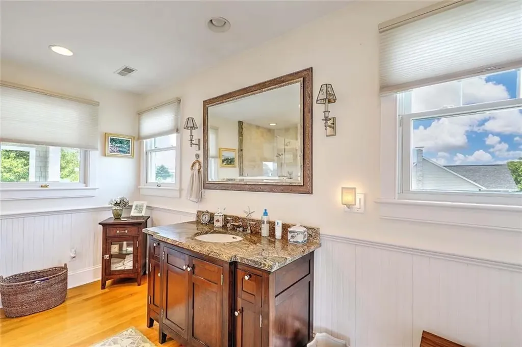 33 Withington Road Narragansett RI 02882
