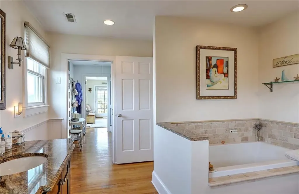33 Withington Road Narragansett RI 02882