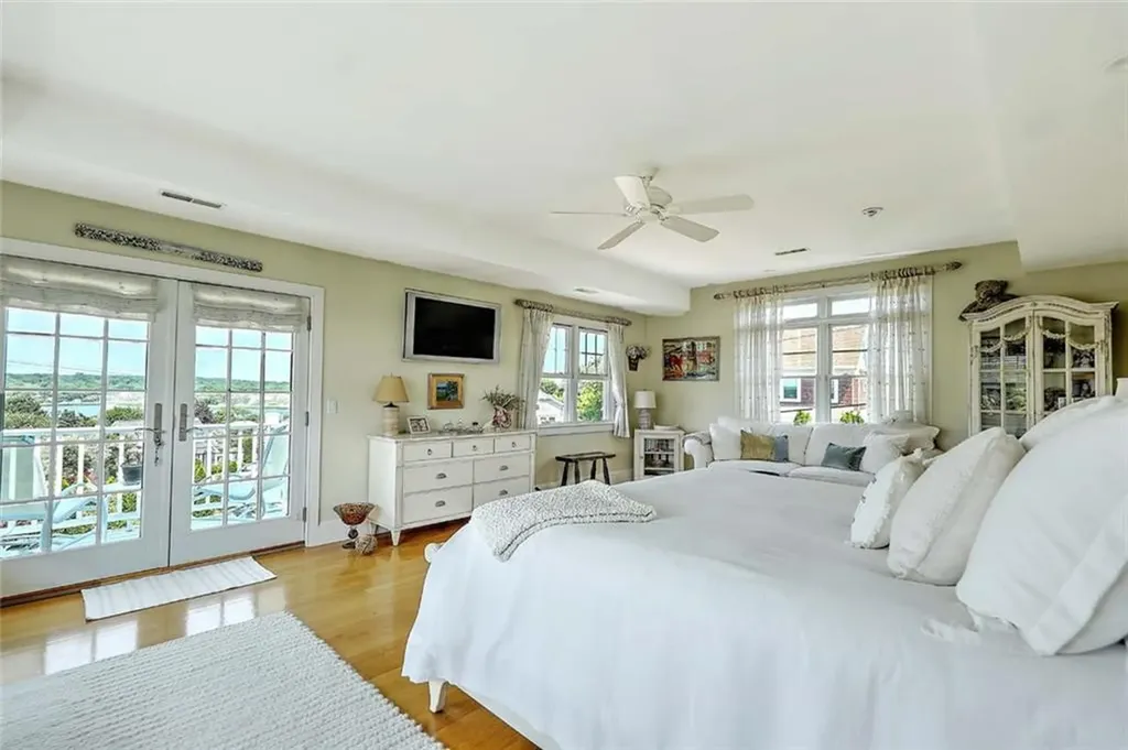 33 Withington Road Narragansett RI 02882