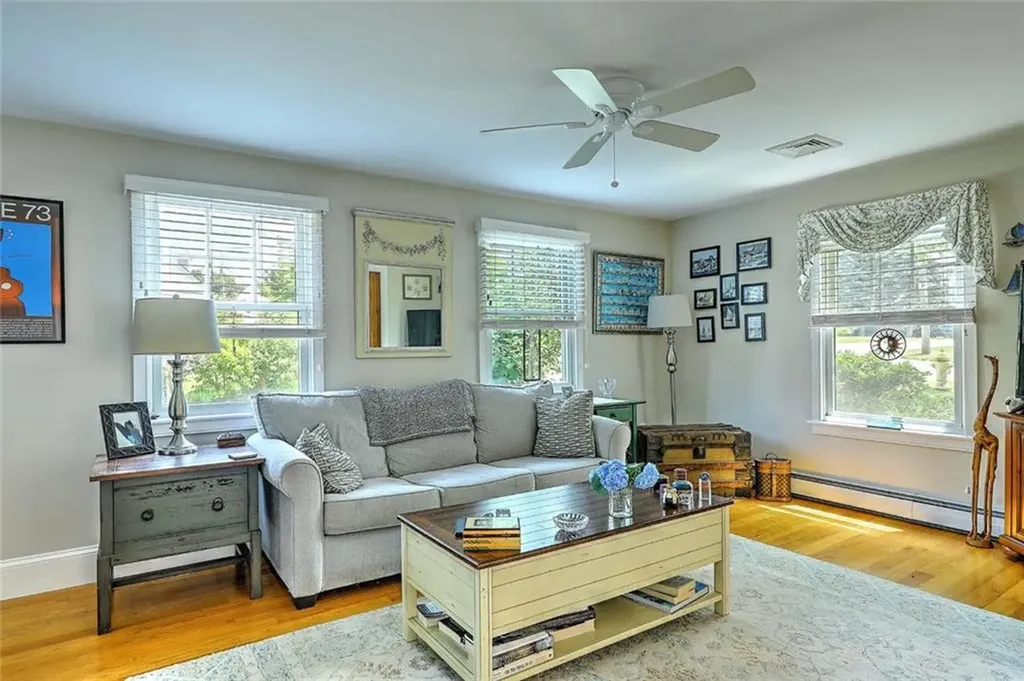 33 Withington Road Narragansett RI 02882