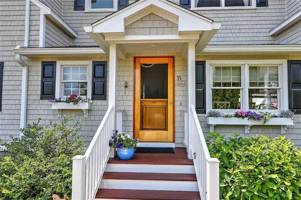 33 Withington Road Narragansett RI 02882