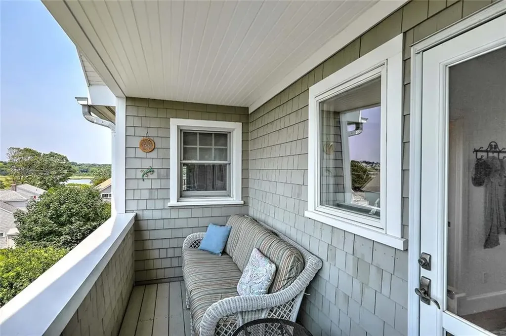 33 Withington Road Narragansett RI 02882