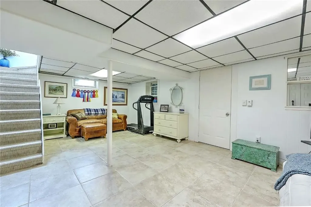 33 Withington Road Narragansett RI 02882