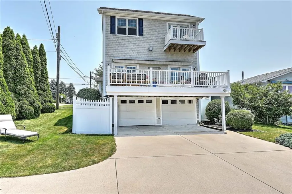 33 Withington Road Narragansett RI 02882