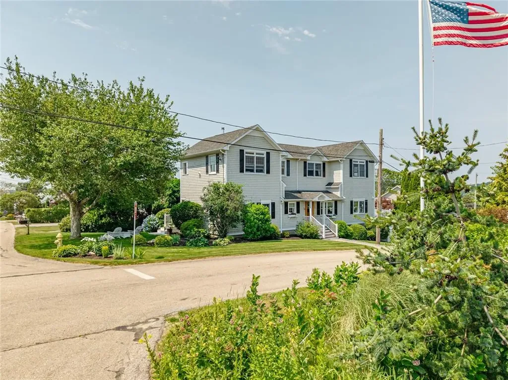 33 Withington Road Narragansett RI 02882