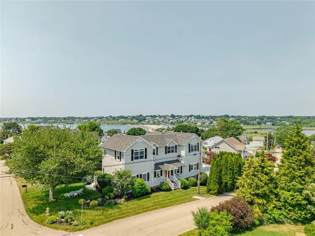 33 Withington Road Narragansett RI 02882