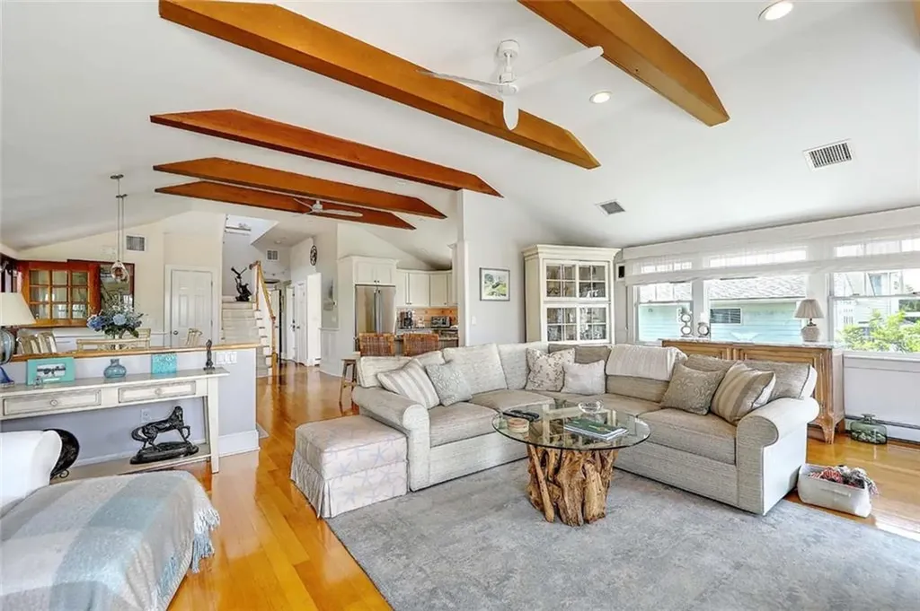 33 Withington Road Narragansett RI 02882