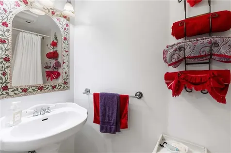 30 Loring Road Bristol RI 02809
