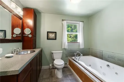 30 Loring Road Bristol RI 02809